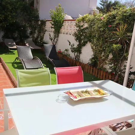 Adosado Puerto Marina بيت للعطل *